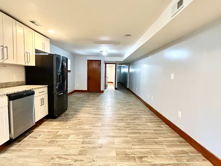 916 Whitelock St #100 — Photo 14