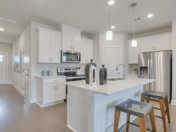 4679 Ridge Bend Dr, Nashville, TN 37207