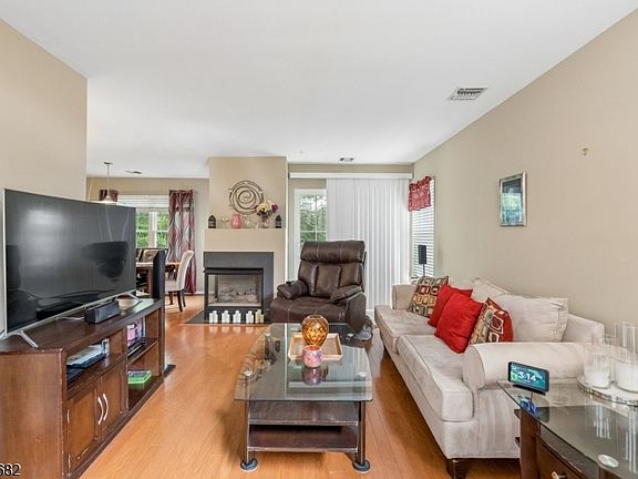 4th image of 718 Buckland Ct