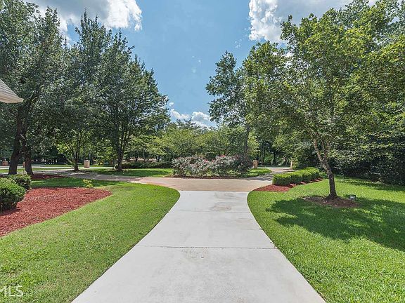 4th image of 8552 N Shore Dr
