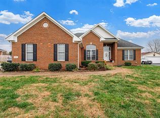 623 Wintergreen Ct, Bowling Green, KY 42104