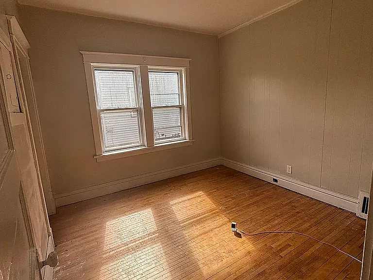 3015 Wellington St — Photo 4
