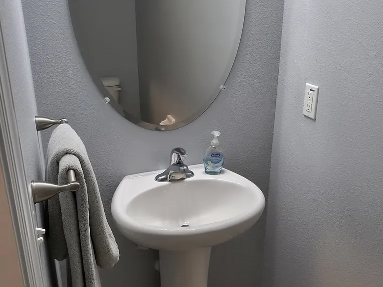 6920 Breezy Palm Dr — Photo 3