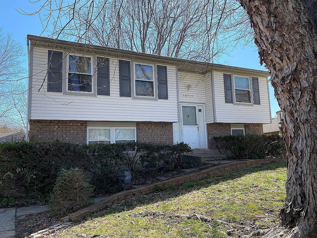 10715 Grecian Rd photo 1