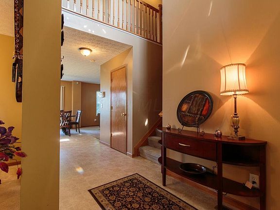 4th image of 647 Keltonhurst Dr