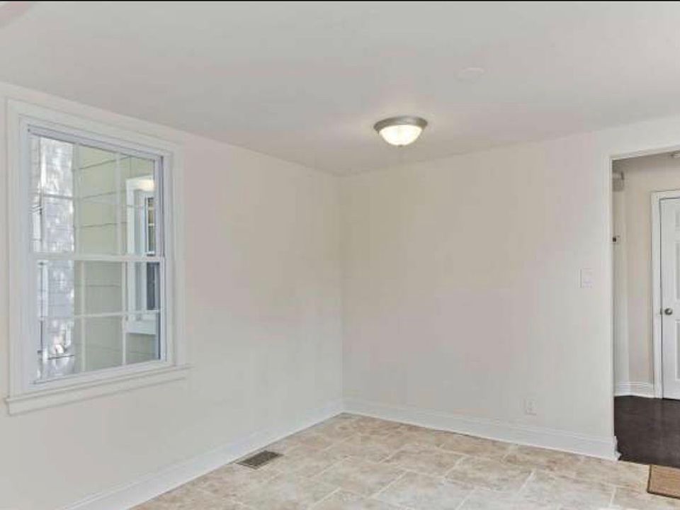 1st image of 706 Montgomery St #4