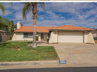 30041 Windward Dr, Canyon Lake, CA 92587