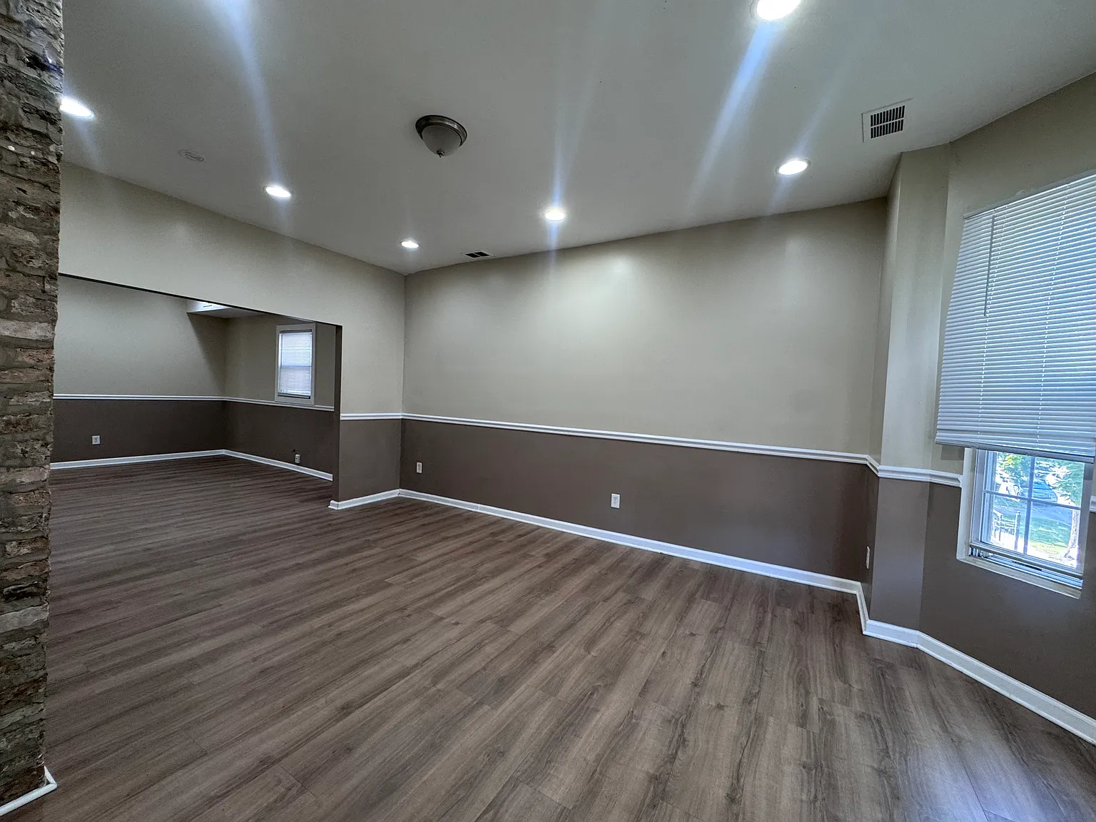 2 bed, 1100 sqft, $1,400 — Photo 2