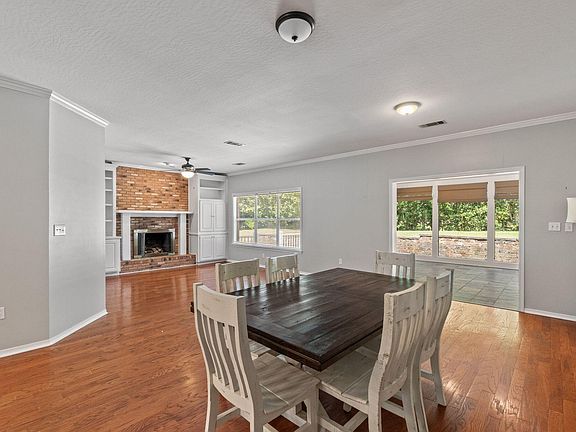 2nd image of 7 Edinburgh Cir