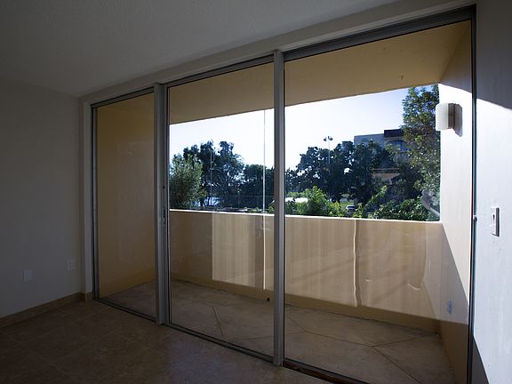 4th image of 870 NW 87th Ave APT 206