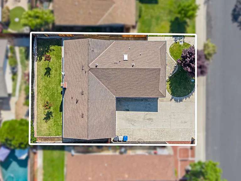 2025 Sweetwater Dr — Photo 24