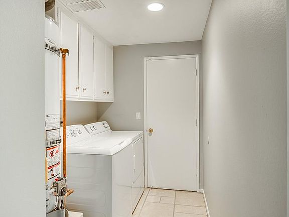 4th image of 1038 E Chalynn Ave