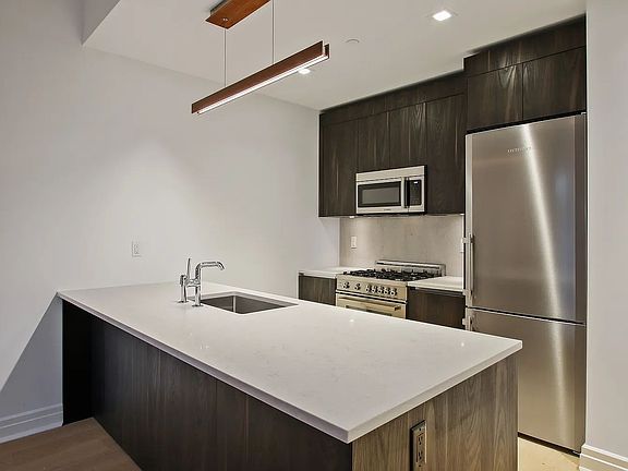 3rd image of 13-33 Jackson Ave #5A