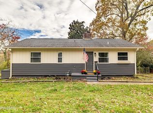 105 Cedar Ln, Oak Ridge, TN 37830