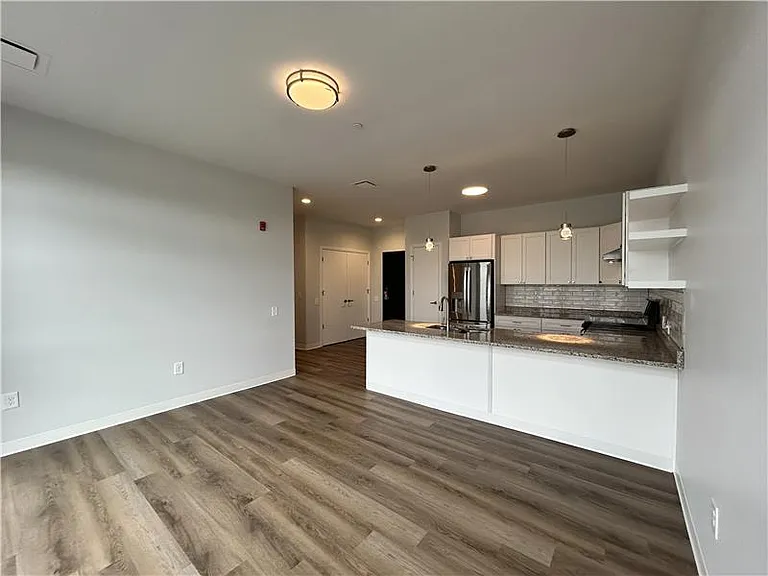 215 Miller Ave — Photo 9