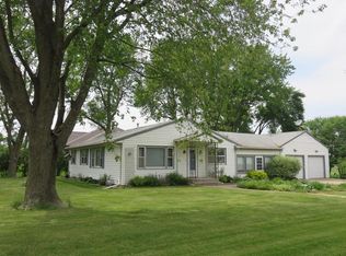 15526 S Massachusetts Ave, Mason City, IA 50401