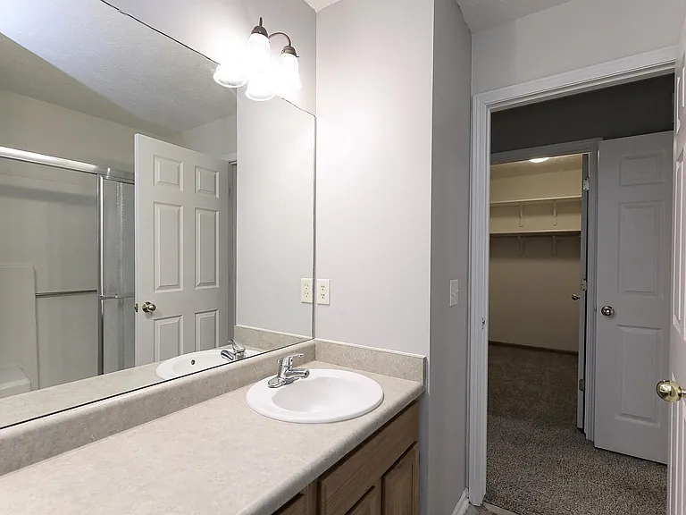 8805 Venice Ln — Photo 32