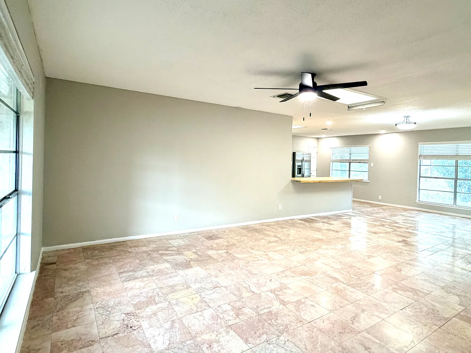 3 bed, 1553 sqft, $1,950 — Photo 4