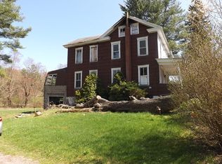 71 Station Ln, Weatherly, PA 18255