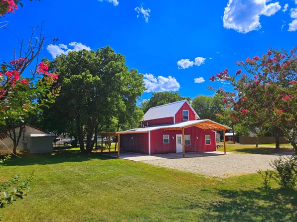 409 N 2nd St, Trenton, TX 75490
