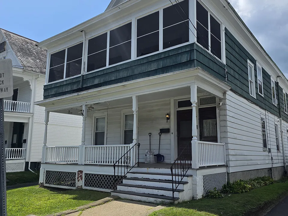 7 Larch Ave #1