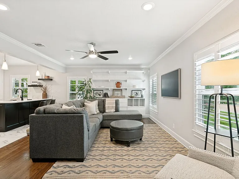 488 E Olmos Dr #3 — Photo 6