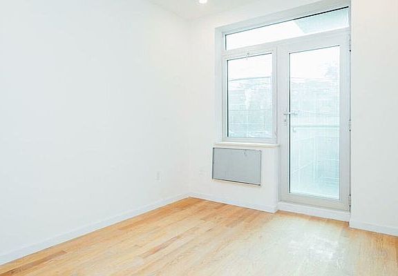 4th image of 632 Grand St #3R