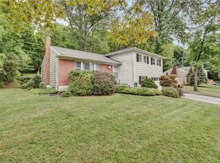 8 Tappan Ter, Ossining, NY 10562