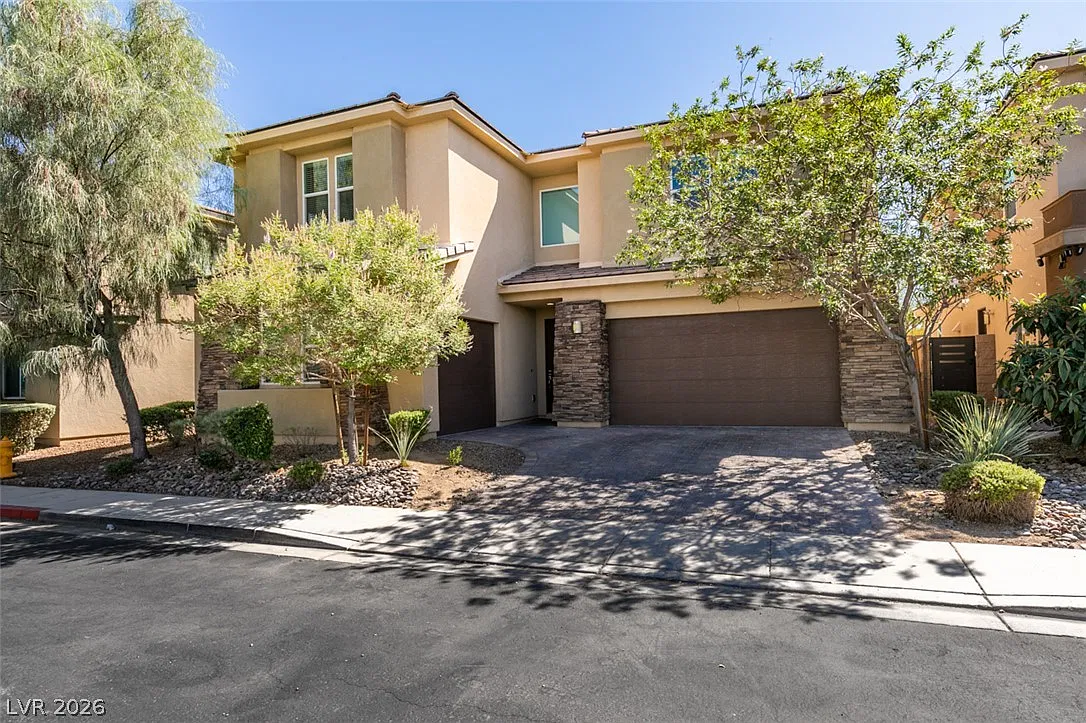 4 bed, 3.5 bath, 3188 sqft, $3,395 — Photo 2