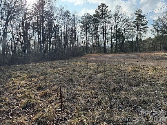 4th image of 481 Fisher Rd