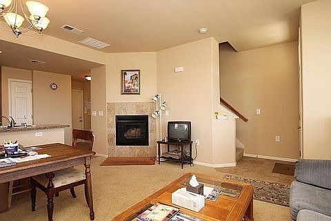 livingroom1_700.jpg