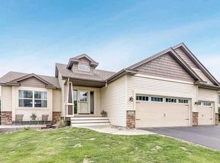 9412 Dunes Ln, Cottage Grove, MN 55016