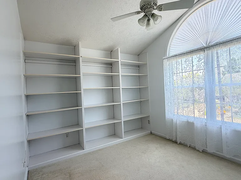 611 Buttercup Dr — Photo 9