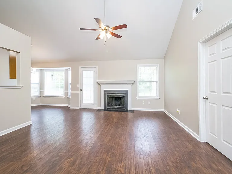 403 Wildlife Ct — Photo 3