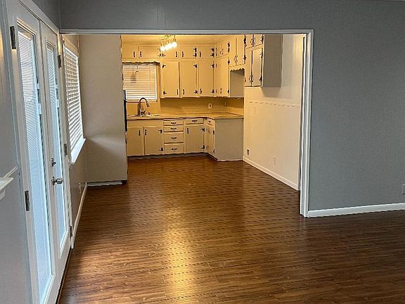 5th image of 4529 Nadine Dr