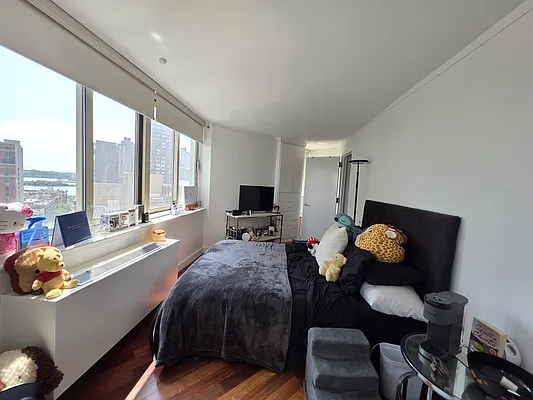 Rented by Fortress Realty Inc. | media 4