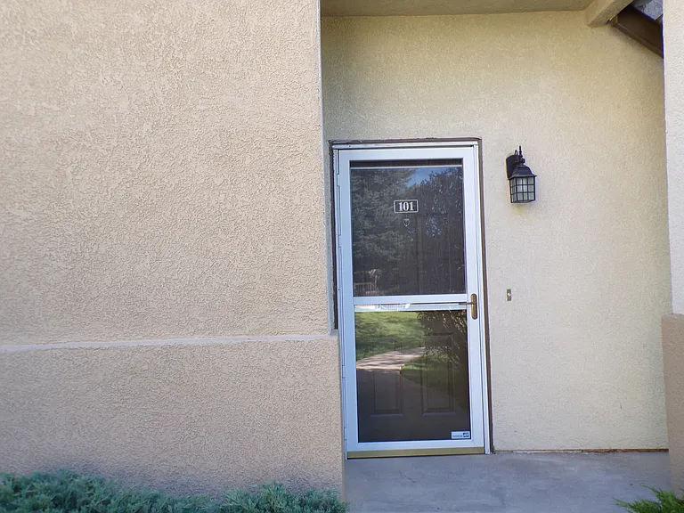 3815 Riviera Grv #101 — Photo 2