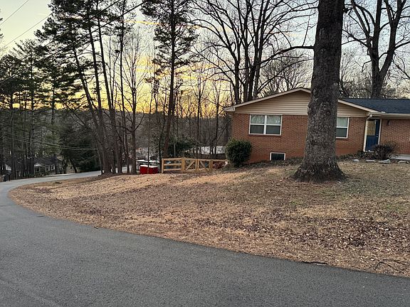 4th image of 2760 Wayman Dr