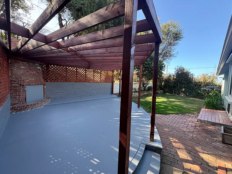 676 Bienveneda Ave — Photo 17