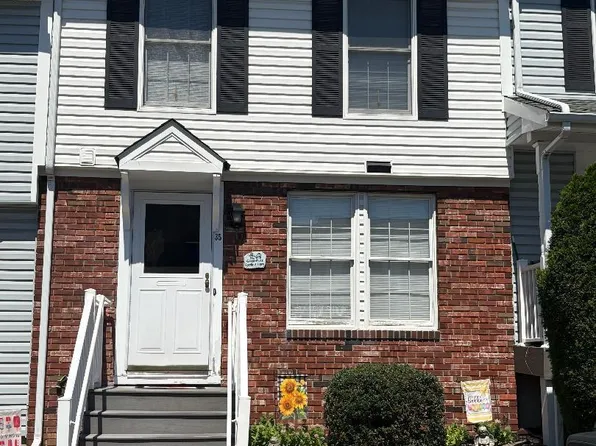 35 Dayna Ct, Perth Amboy, NJ 08861