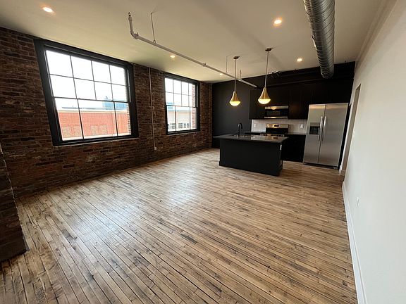 Apt 304