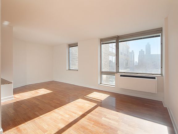 2nd image of 1965 Broadway APT 20K