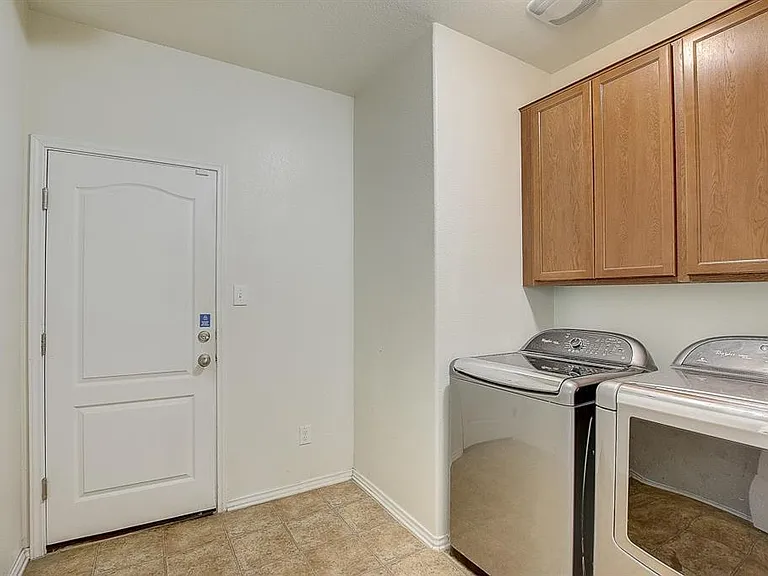 5912 Sardinia Dr — Photo 12