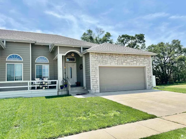 1709 Broadfoot Dr, Abilene, KS 67410