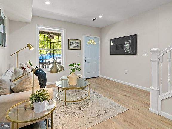 3rd image of 2813 Kirk Ave