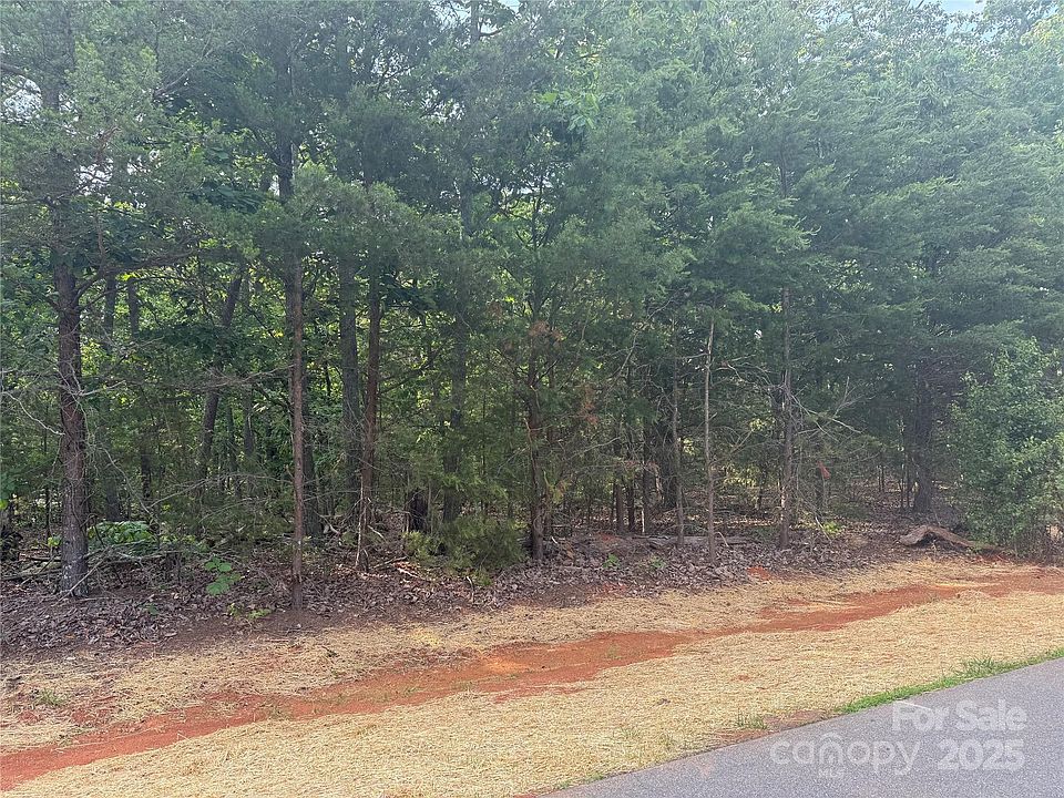 2nd image of 2897 Heathwood Dr