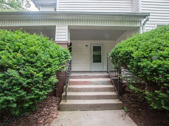 5th image of 402 W Clark St #213