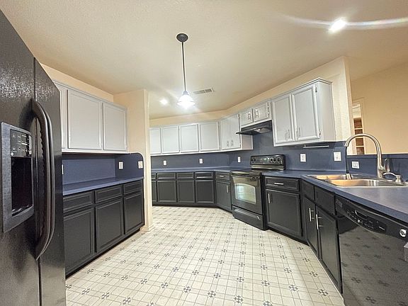 5th image of 2302 Merle Dr