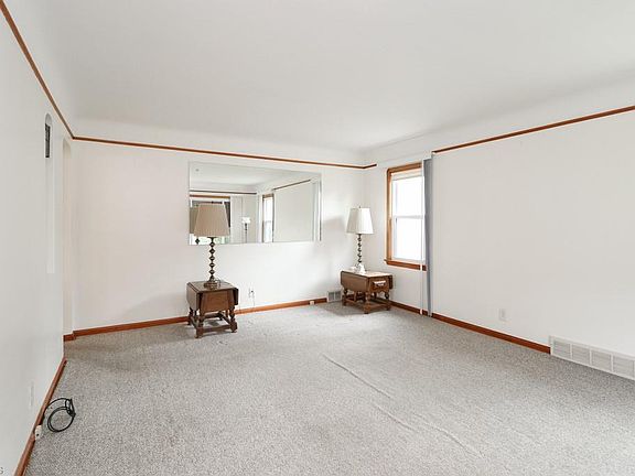 3rd image of 6106 Sunderland Dr