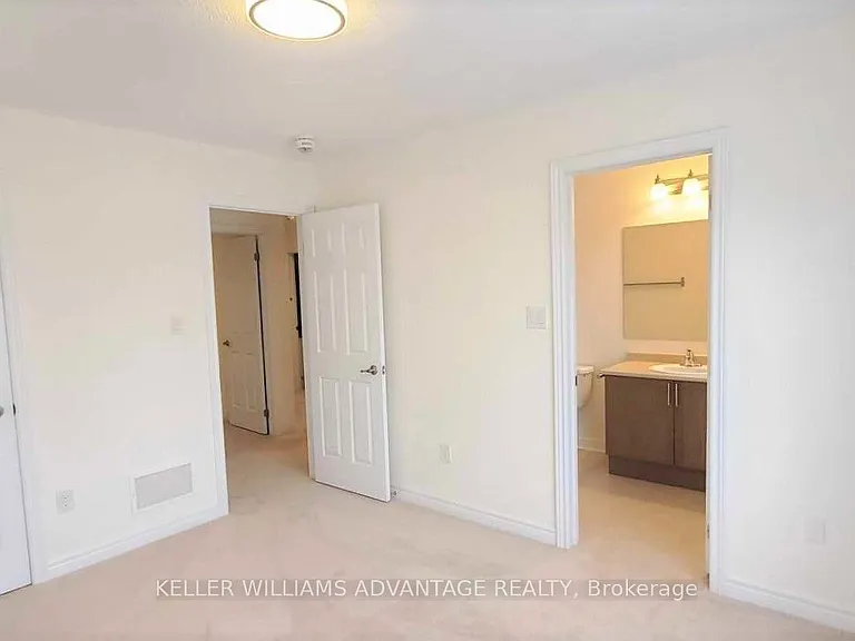 84 Little Britain Cres — Photo 10
